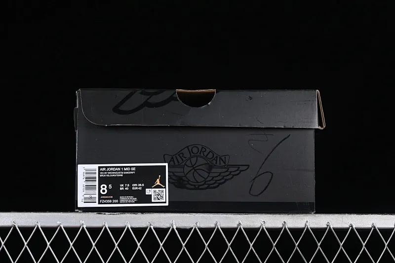 All Categories Air Jordan Jordan Series Basketball Shoes Air Jordan 1 Mid Air Jordan 1 Mid AJ1 Joe 1 Velvet Brown Zhongbang Basketball Shoes FZ4359-200
